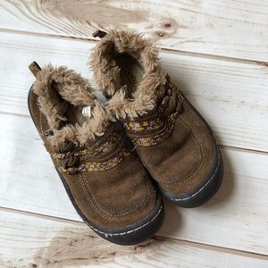 5/$25 Jambu leather shoes with faux fur
